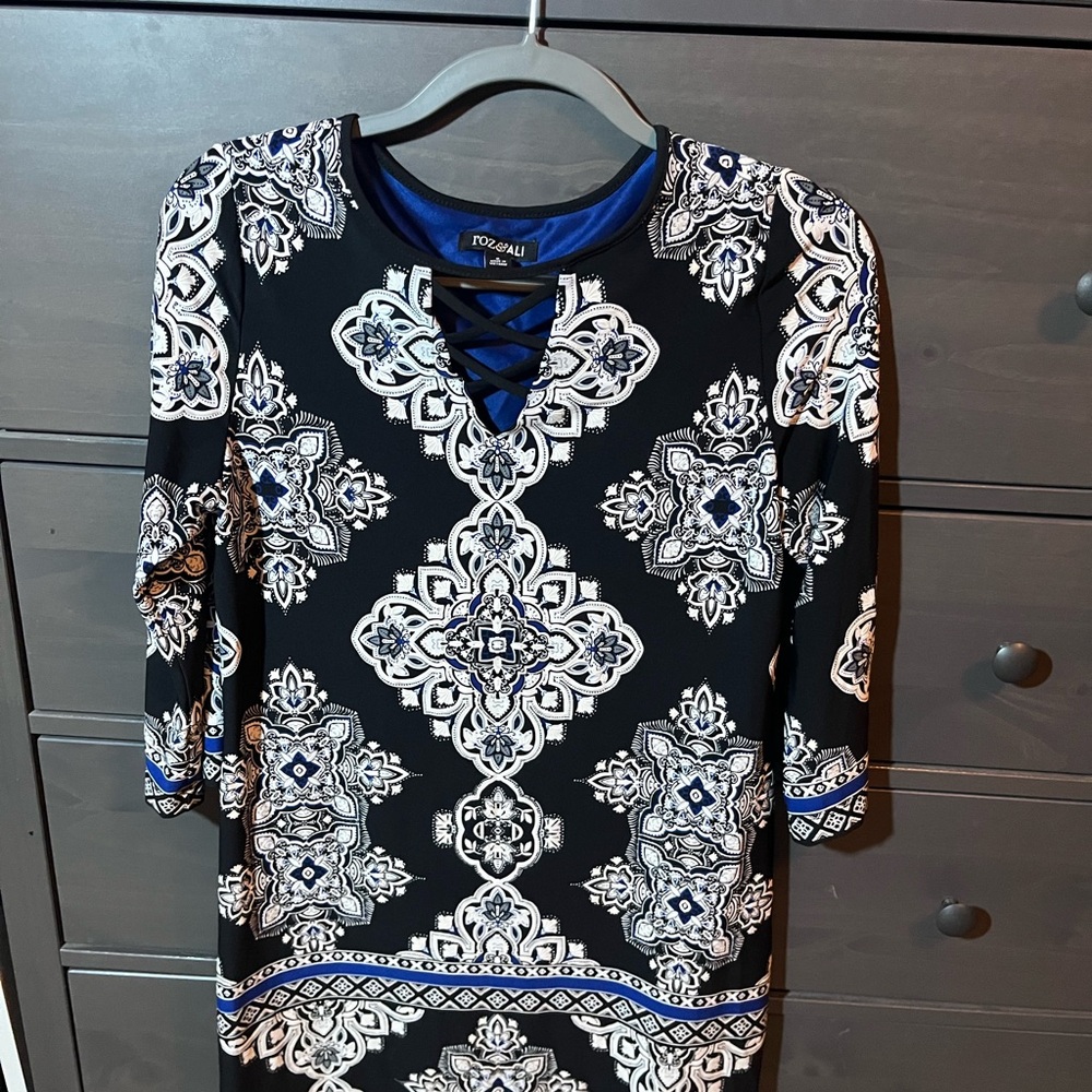 Roz & Ali Black Dress with White Patterns